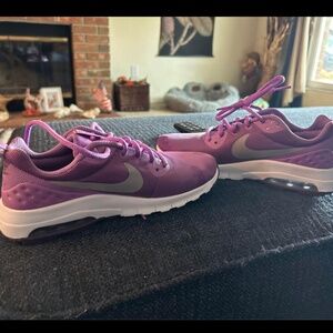 nike air max motion lw -size 4